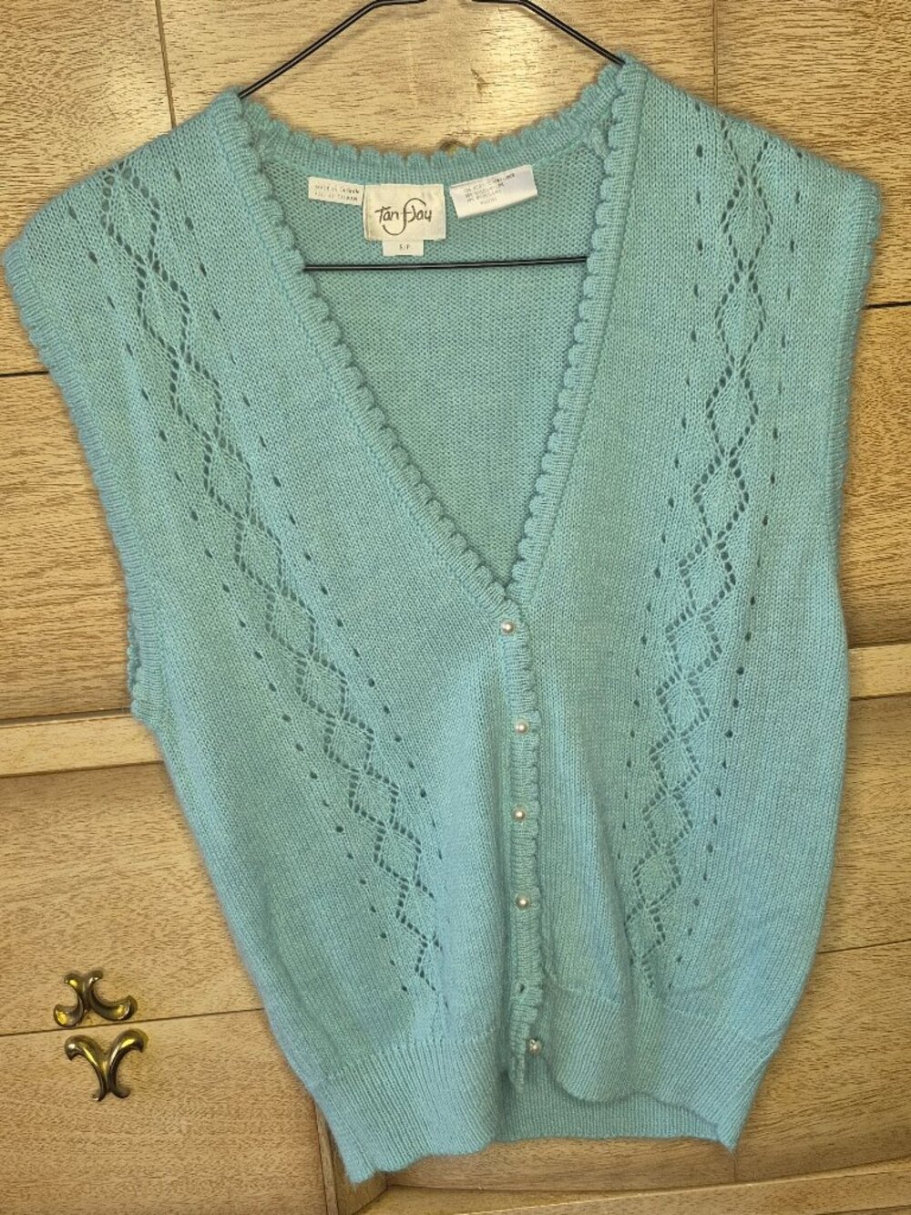 knitted vest